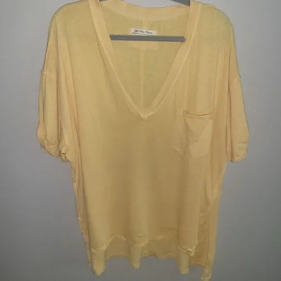 We The Free Keep Me V-Neck T-Shirt Yellow NWOT Medium - Picture 1 of 8
